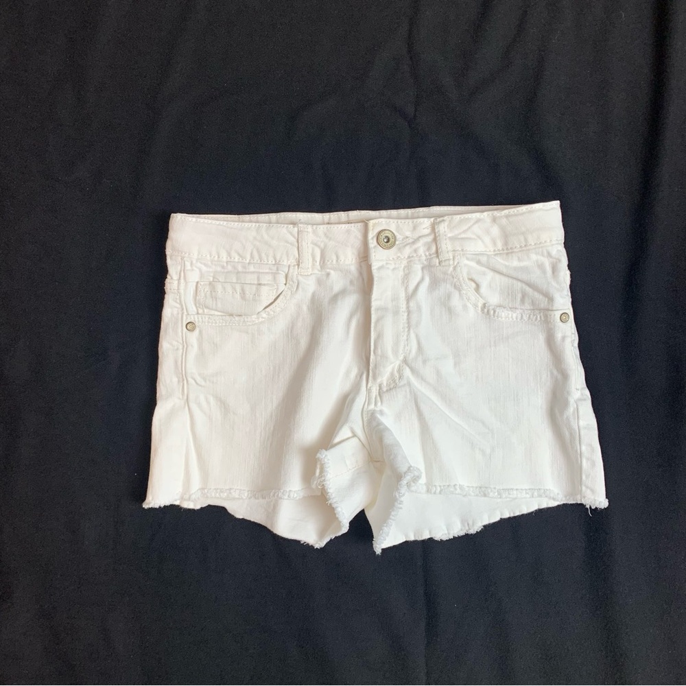 Zara White Jean Shorts Distressed Bottom Hem Size 11/12